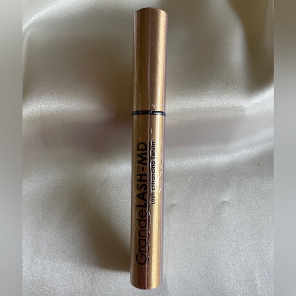 Grande Cosmetics, Grande Lash MD Lash Enhanced Serum - Picture 1 of 3